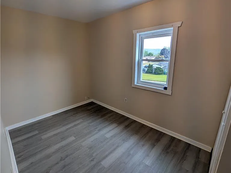 1627 Jill St — Photo 10