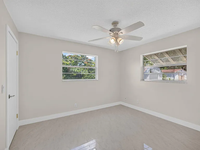 3943 Roan Ct W — Photo 19