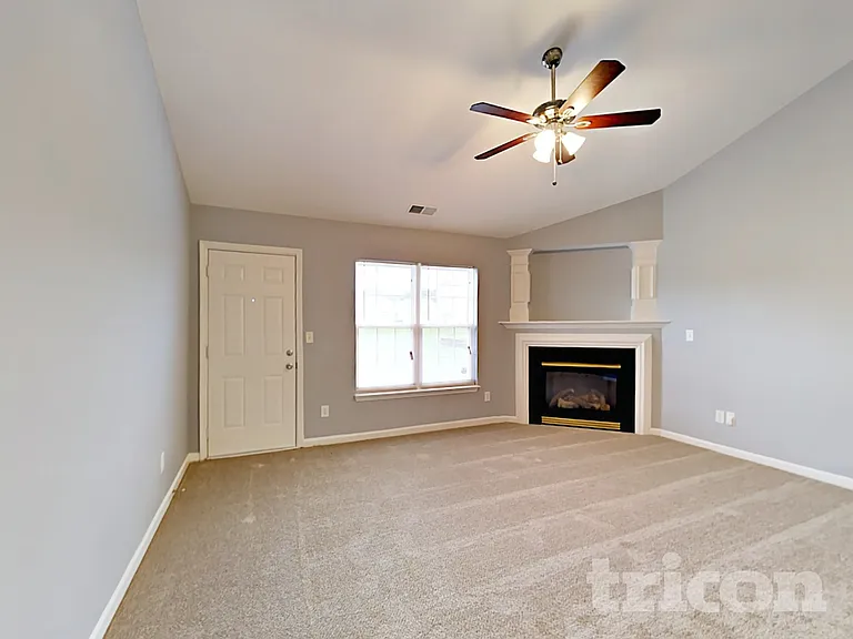 10207 Green Hedge Ave — Photo 2