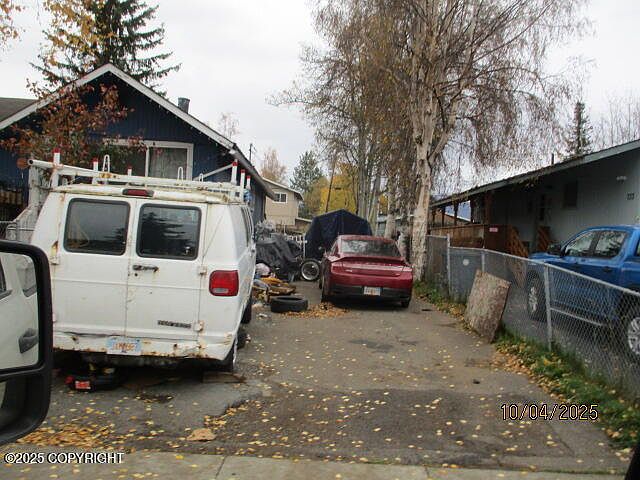 2nd image of 741 N Klevin St