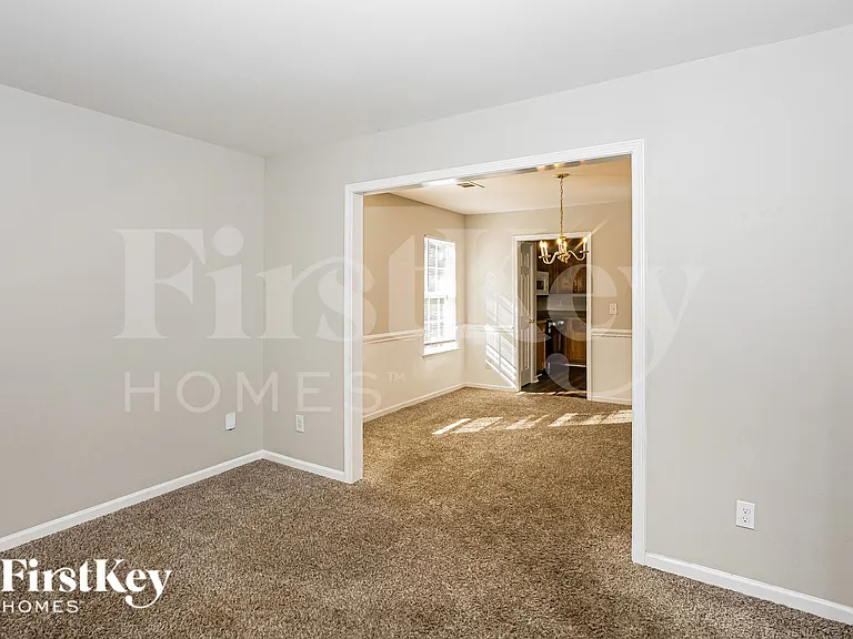 8605 Royal Bluff Dr — Photo 5