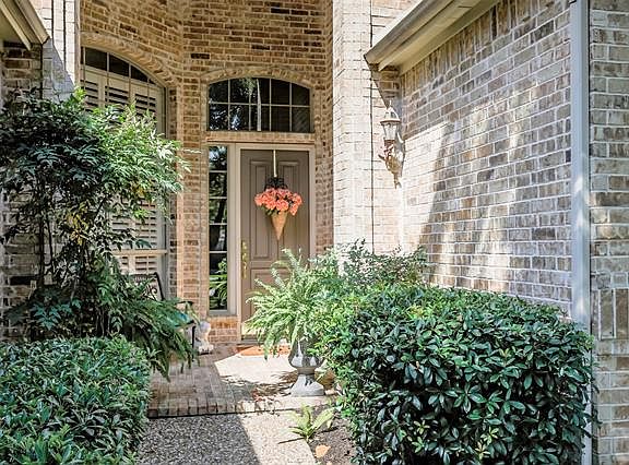 3rd image of 3213 Hidden Springs Dr