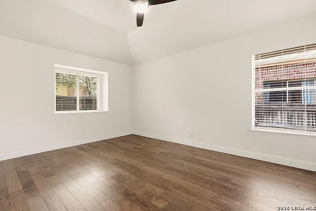 24 Inwood Mnr — Photo 19