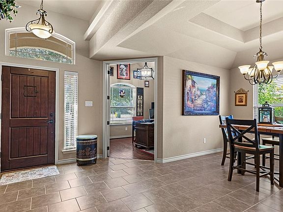 5th image of 15624 Hill Ln