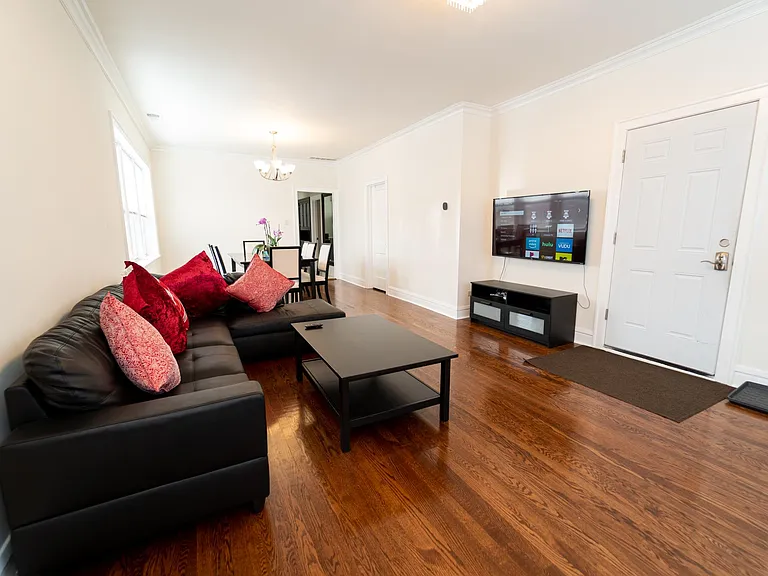 3328 S Lituanica Ave — Photo 2