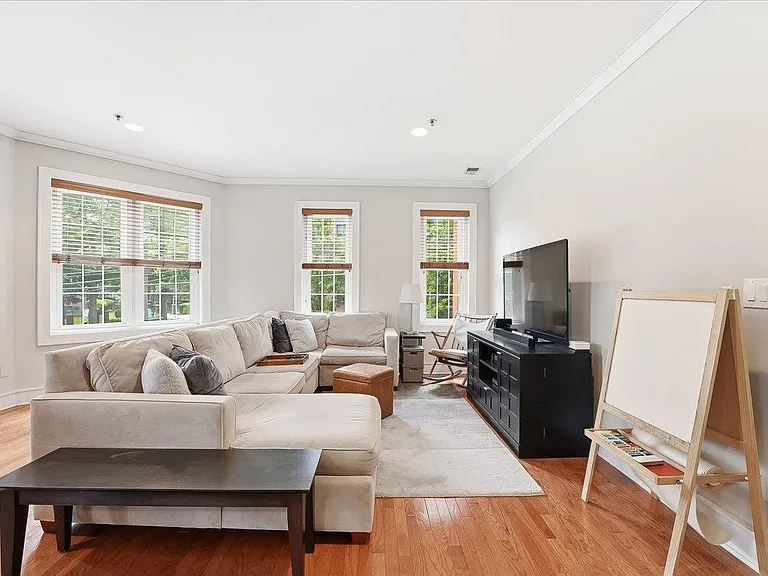 904 Jefferson St #2I — Photo 6