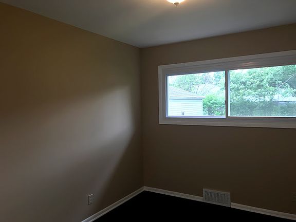 4th image of 715 Marion Ave NW