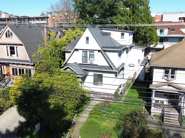 206 12th Avenue E, Seattle, WA 98102