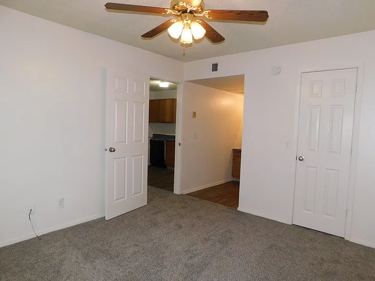 Gant Apartments — Photo 15