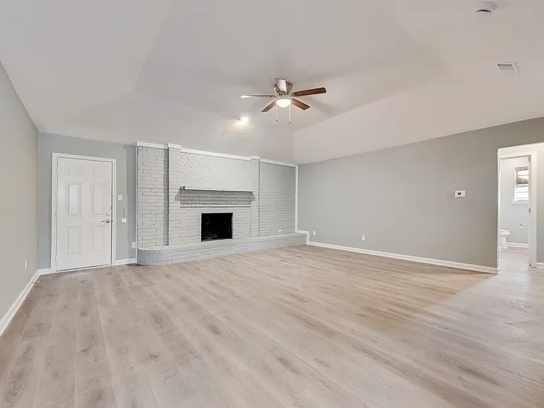 104 Redhaw Ct — Photo 5