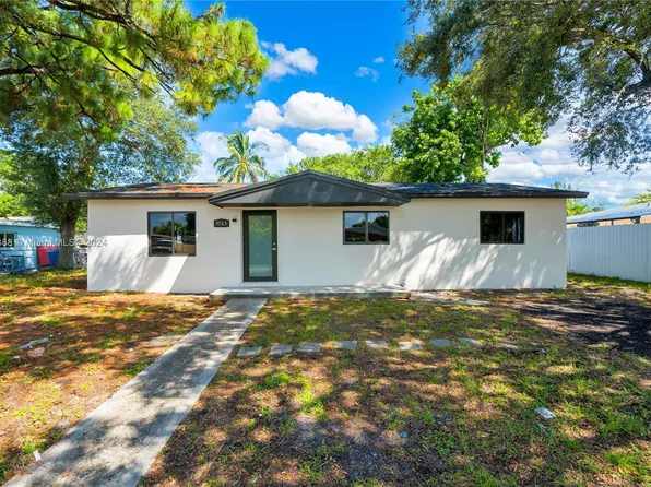3765 NW 211th St, Miami Gardens, FL 33055