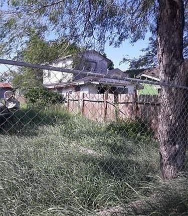 2nd image of 837 W Avenue D