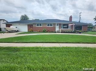 38414 Jefferson Ave, Harrison Township, MI 48045