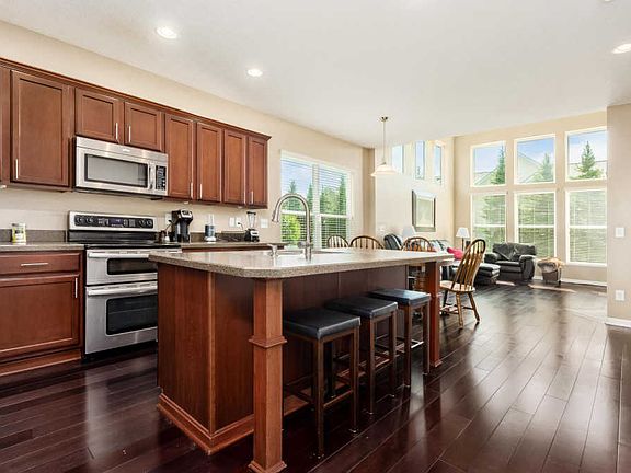 4th image of 578 Apple Valley Cir