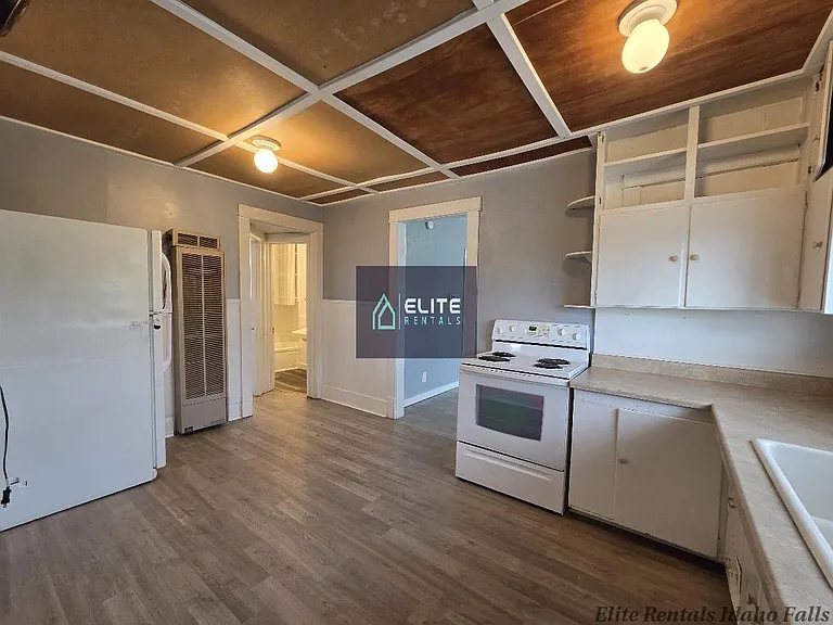 12381 N 15 E — Photo 8