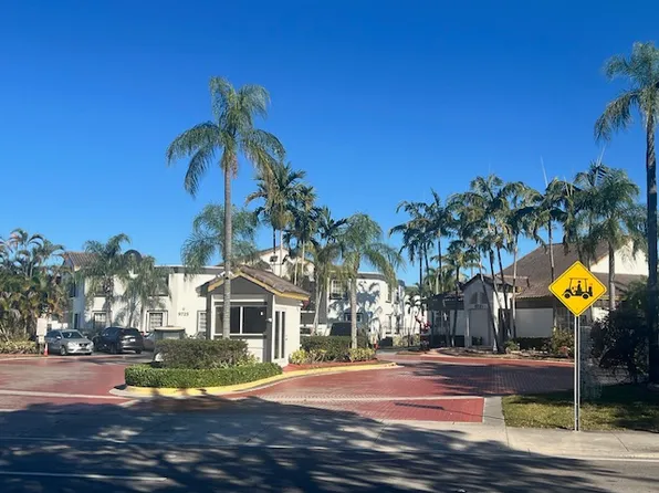 9741 Fontainebleau Blvd, Miami, FL 33172