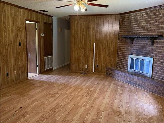3rd image of 306 Ash Ct