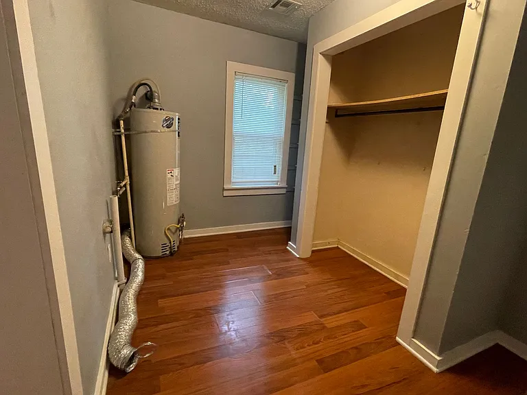 1020 Sycamore St — Photo 7