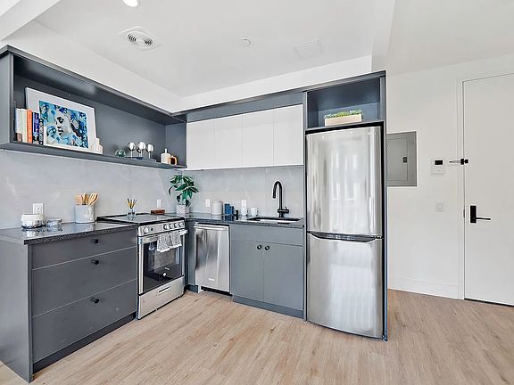 3rd image of 2175 Bergen St #6A
