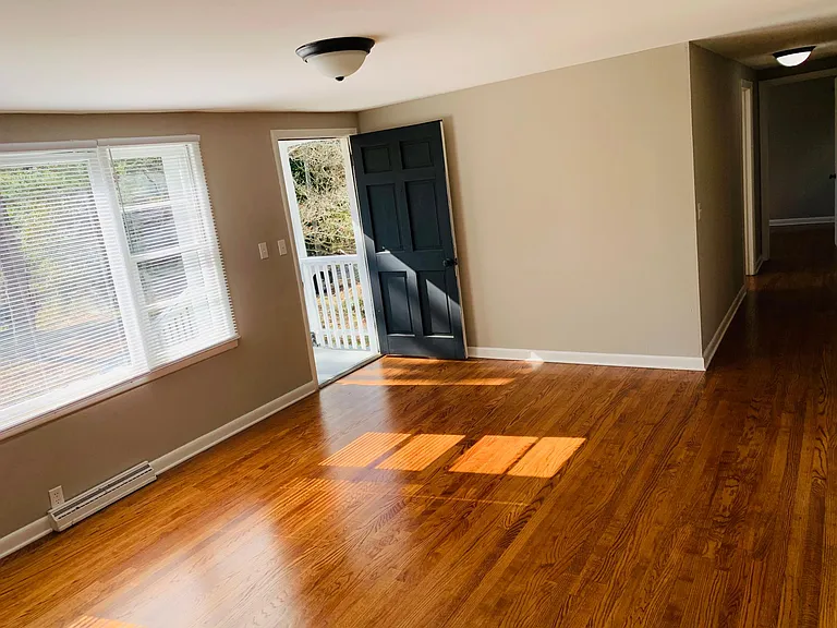 501 Frances St — Photo 10