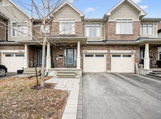 906 Littlerock St, Ottawa, ON K1T 0N2