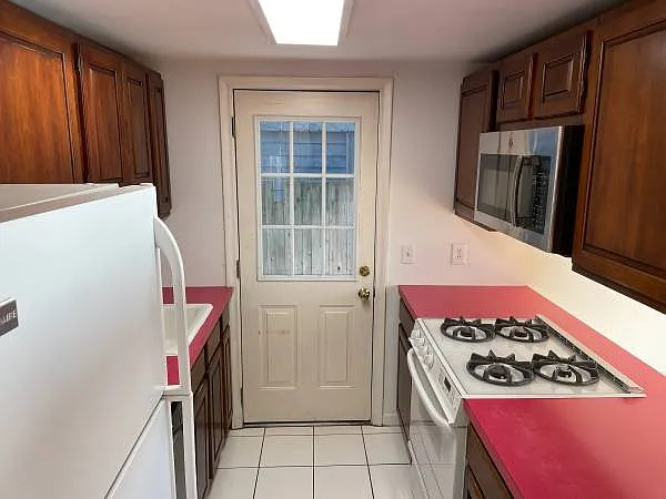 28 Dimick St #2 — Photo 6