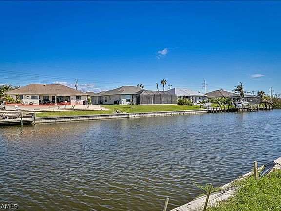 4th image of 2525 SW 21st Ave