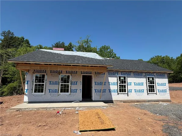 317 Price St, Eden, NC 27288