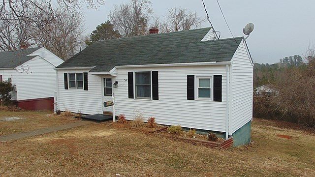1st image of 2212 Willow St