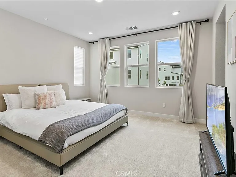 181 Pin Ln — Photo 10