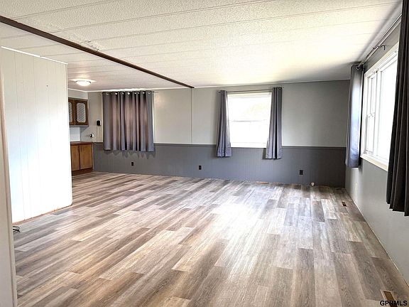 2nd image of 305 Maple St