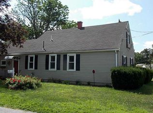 240 Pierce Ave, Warwick, RI 02888