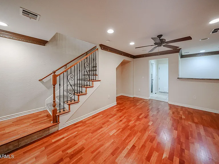 2434 E Roma Ave — Photo 7