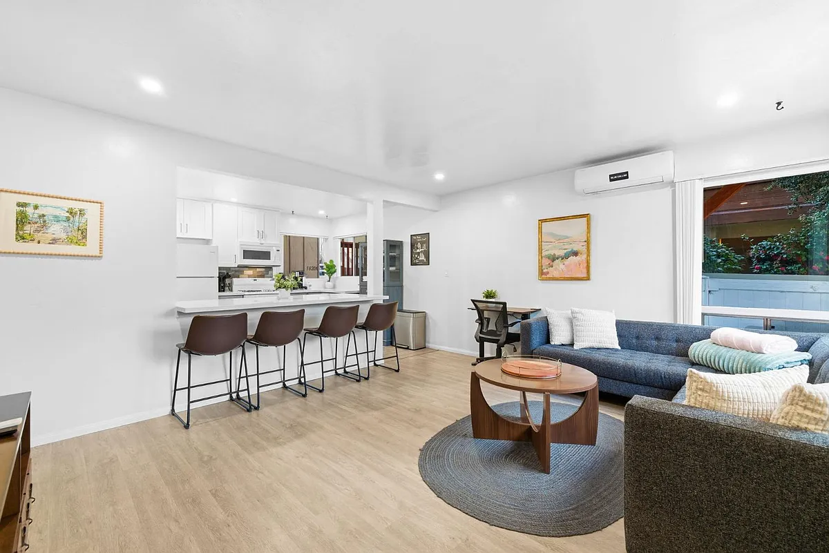 Unit Photo - 1818 Diamond St