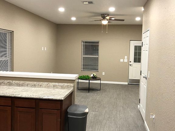 5th image of 207 Pinecrest Dr