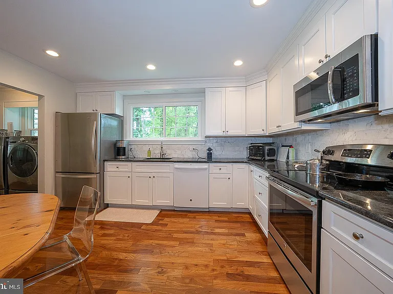 538 Conestoga Rd — Photo 10