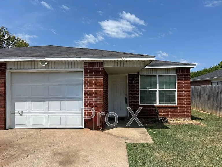 1433 N Dawn Dr — Photo 1