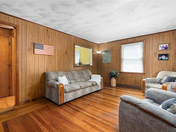 5th image of 70 New Lexington Rd