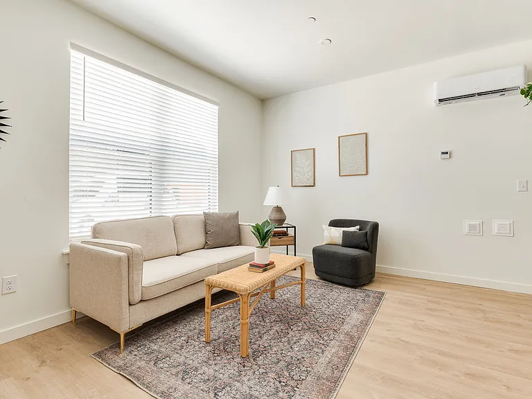 B12 Apartments — Photo 13