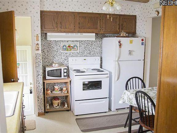 3rd image of 2106 Brookdale Ave