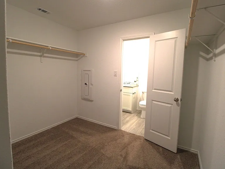 3642 Millbrook Way — Photo 33