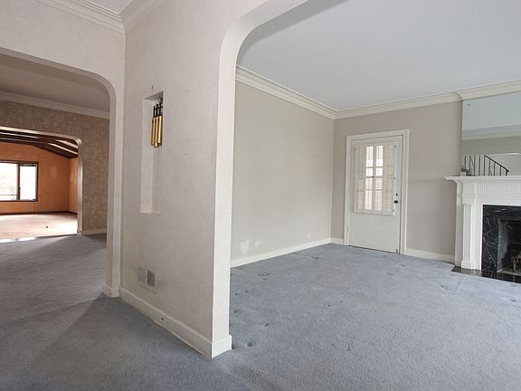 4th image of 1247 Park Ave