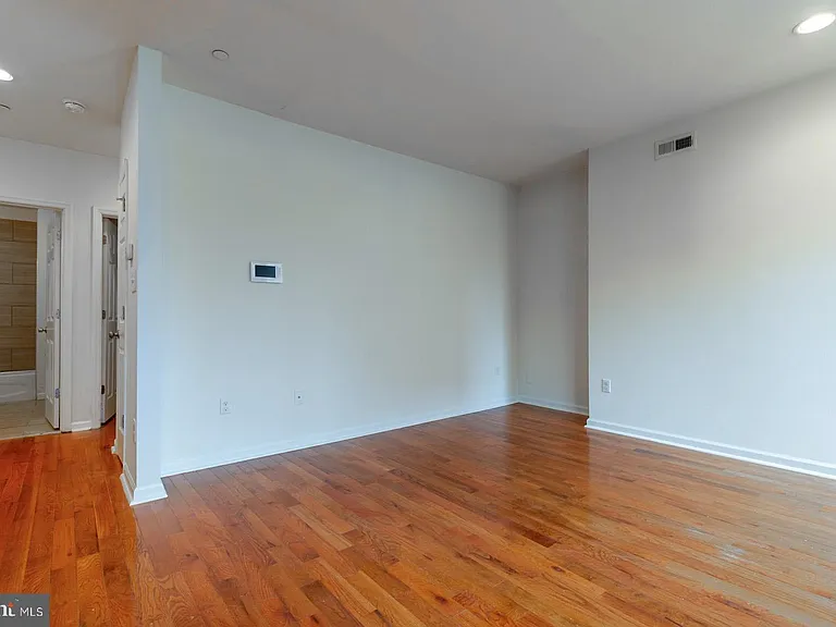 1429 Poplar St #1A — Photo 7