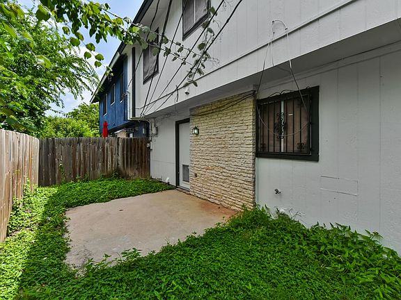 4th image of 1141 Royal Crest Dr