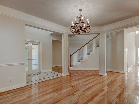 5th image of 1774 Lakeside Enclave Dr