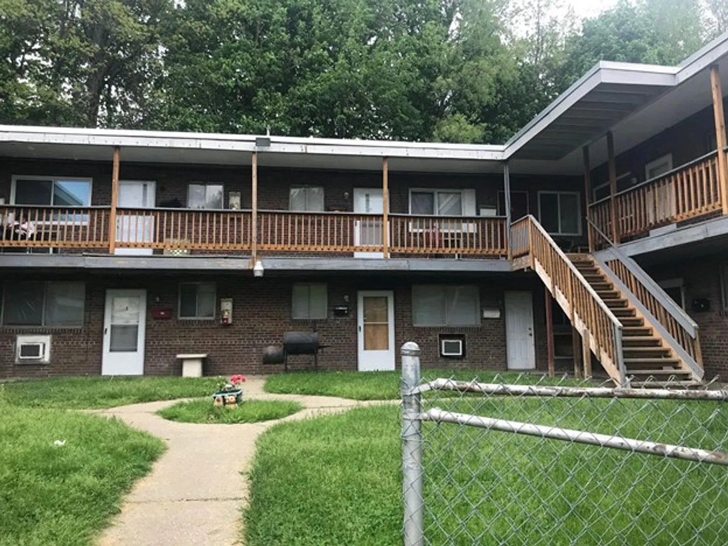 Emerling Apartments — Photo 1