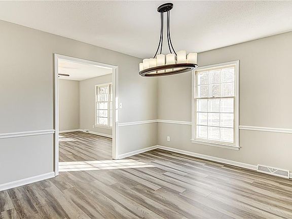 5th image of 4503 Bromley Dr