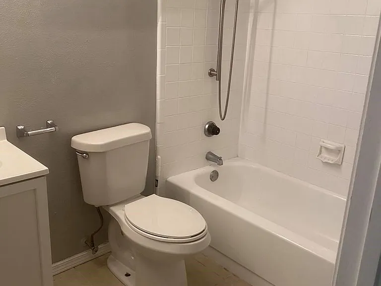 5640 Turner St — Photo 11
