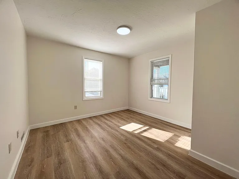539 Washington St #2 — Photo 8