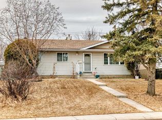 352 S Malvern Close NE, Calgary, AB T2A4W7